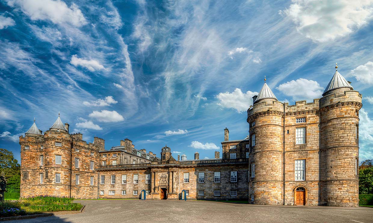 Exploring Edinburgh: Unraveling the Wonders of Scotland’s Crown Jewel